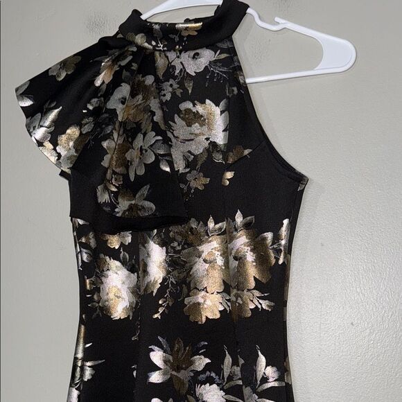 Black and Gold One Shoulder Bodycon Dress - Picture 5 of 15